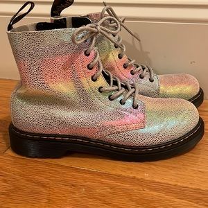 Dr Martens Rainbow EU 38 —-> Womens 7.5